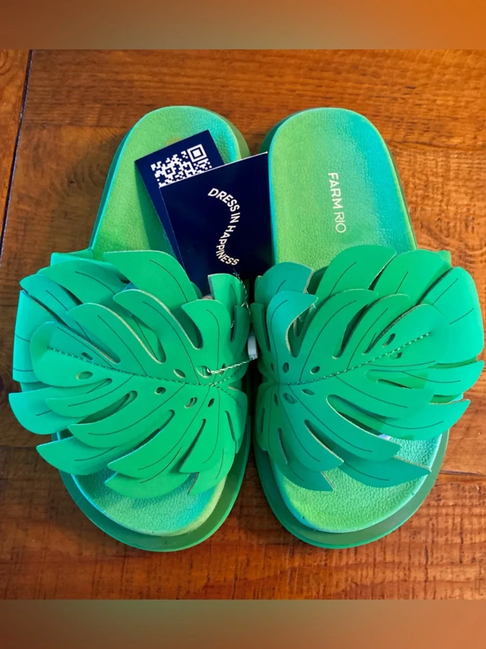 FARM Rio Bright Green Leaf Appliqué Slide Sandals
